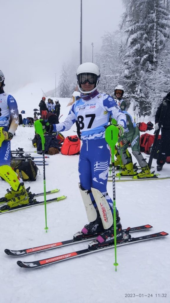 Il sedicenne Yiannis Koudounas di Karpenisi gareggia contro l’élite delle nuove piste da sci europee (video) – Evrytanika NEA